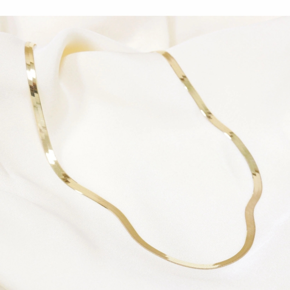 18k gold herring bone necklace